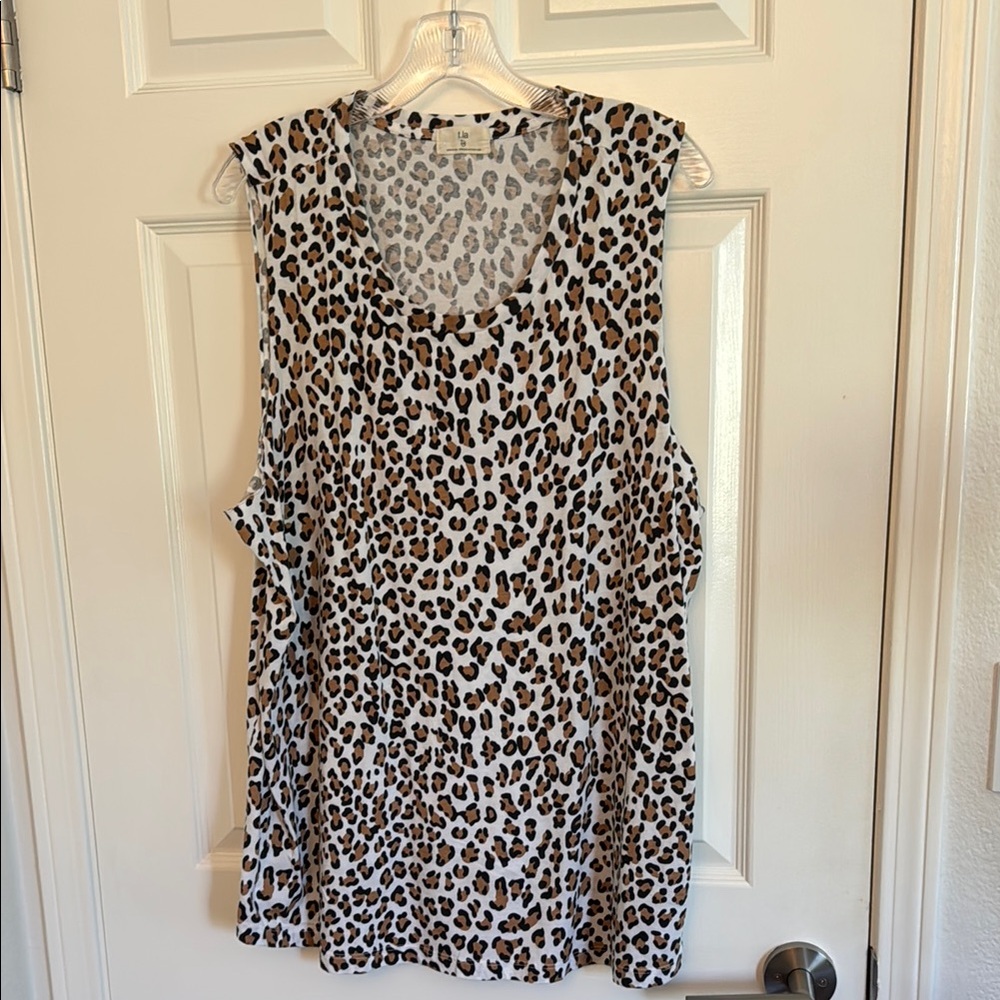 Leopard Print Sleeveless Top